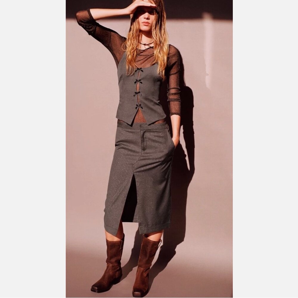 Zara Grey Pinstripe Mid-Length Skirt